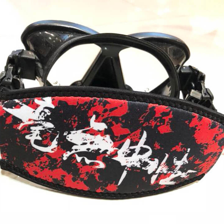 Dive mask strap